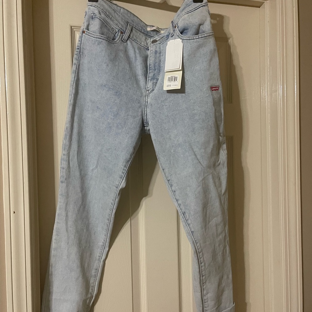 Never worn Levi jeans